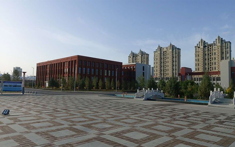 培黎职业学院位于千里河西走廊中部蜂腰咽喉地段的丝路古镇甘肃省山丹